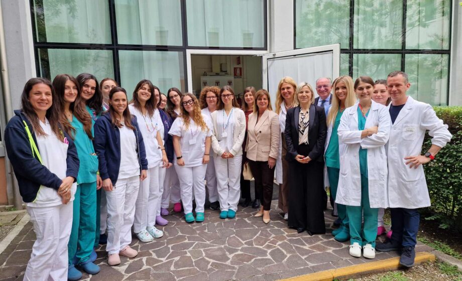 Team multidisciplinare del nuovo servizio nato a Padova per la diagnosi di vulvodinia e Manuela Lanzarin